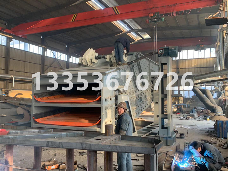 鵬威弛張沸騰篩針對粘料濕料的篩分有什么突出表現？