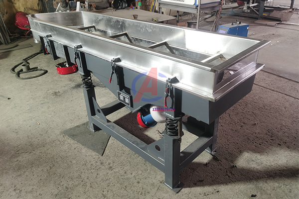 土豆使用直線篩進行分級